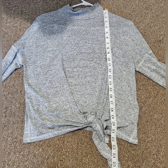 โญ๏ธ2/$12 Abercrombie & Fitch Size Small Gray Long Sleeve Top - Picture 7 of 8